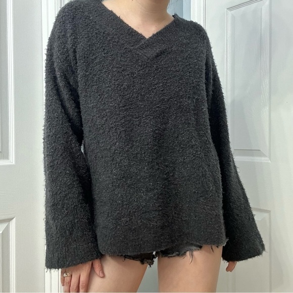 Anthropologie Sweater V-Neck Gray Knit Minimalist Boho Casual Fall Size Medium - Picture 1 of 7